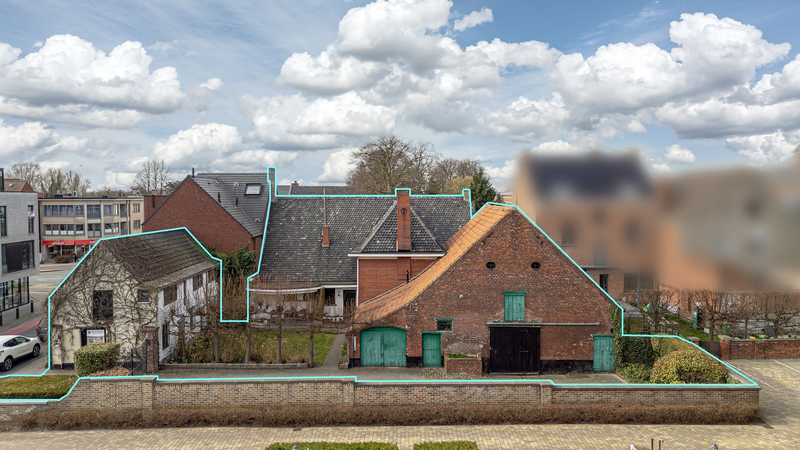 Hoofdfoto van de publicatie: Historische hoeve met bijgebouwen! 