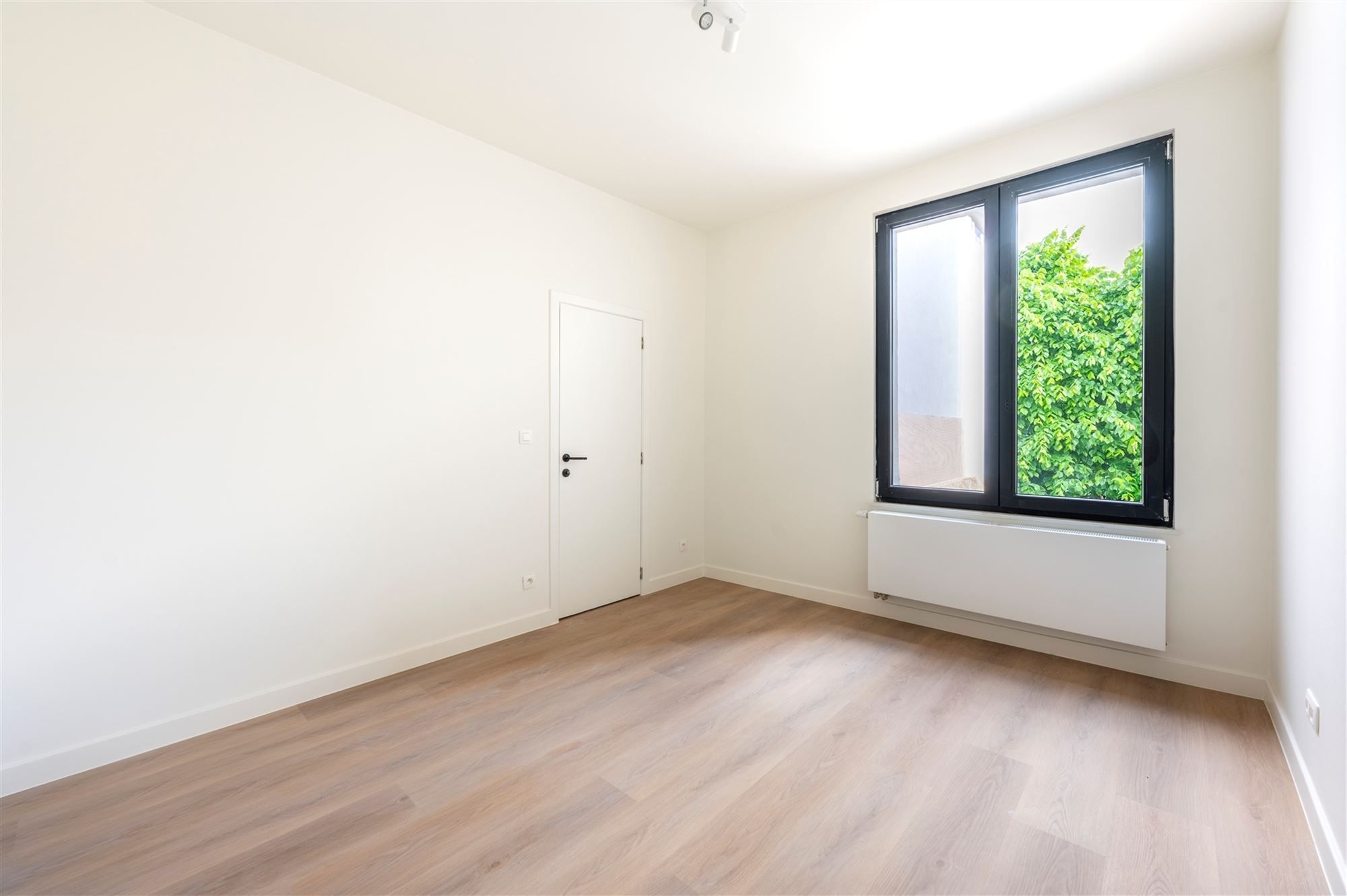 Gerenoveerde woning met tuin foto 12