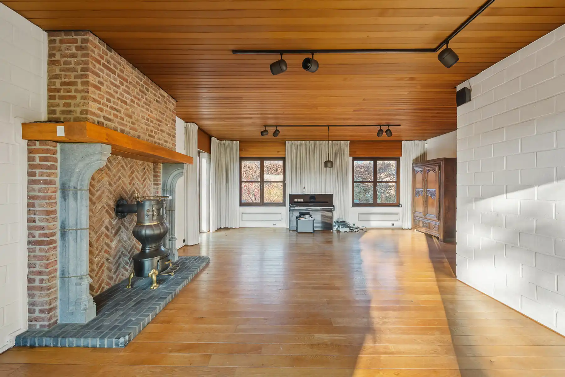 Te renoveren villa op ca.1005 m² met uniek vrij uitzicht foto 6