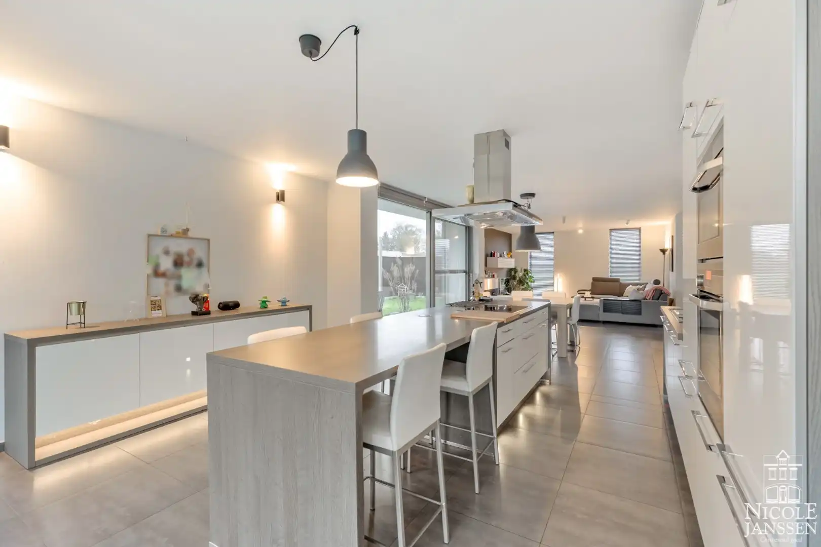 Energiezuinige moderne woning met zonnepanelen en ingesloten tuin foto 9