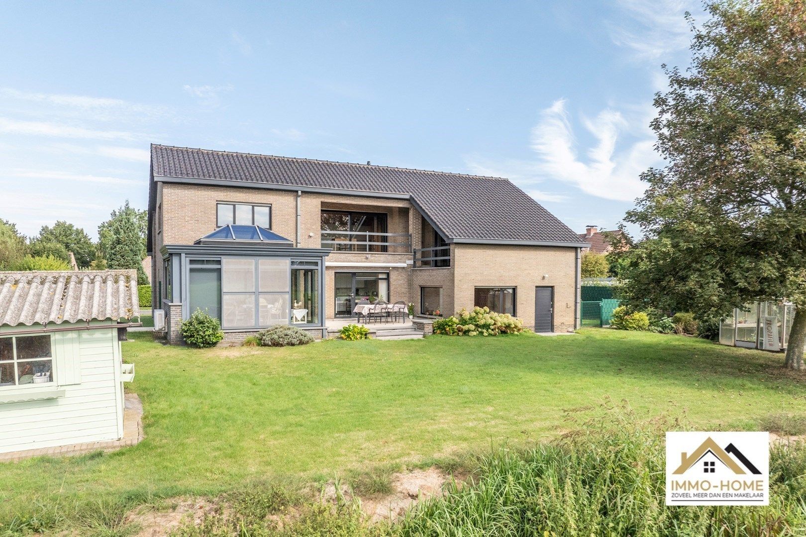 Hoofdfoto van de publicatie: Vrijstaande woning met open uitzicht op topligging in Lochristi 