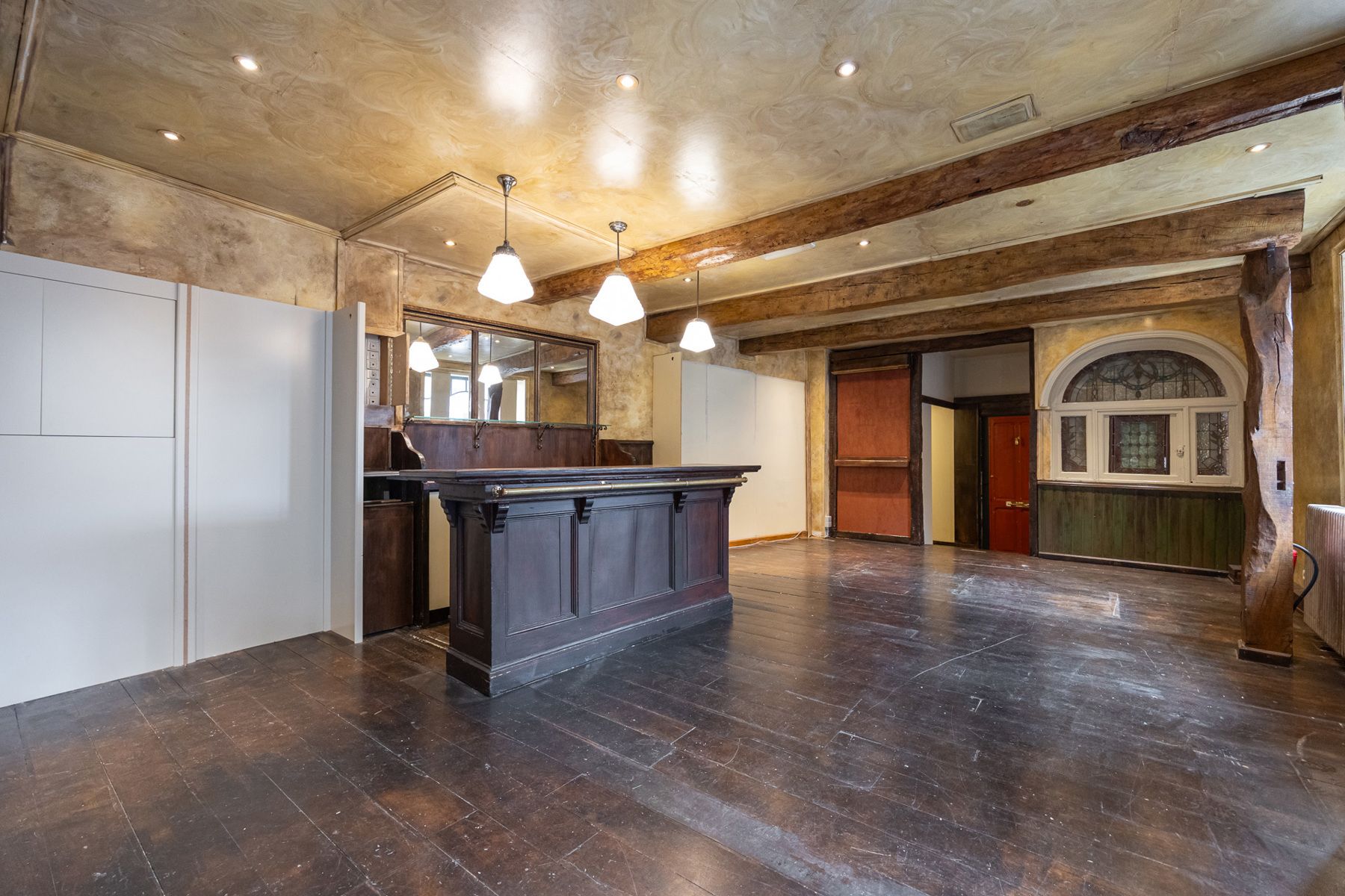 Historisch winkelpand in het centrum van Aarschot. foto {{pictureIndex}}