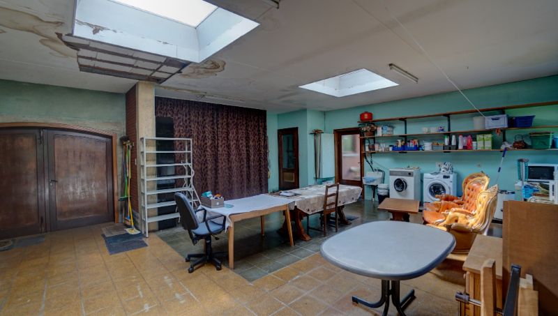 Villa 305m² met ruime garage of hobby-bureel-praktijkruimte 62m² op 7 are 48 ca foto 10