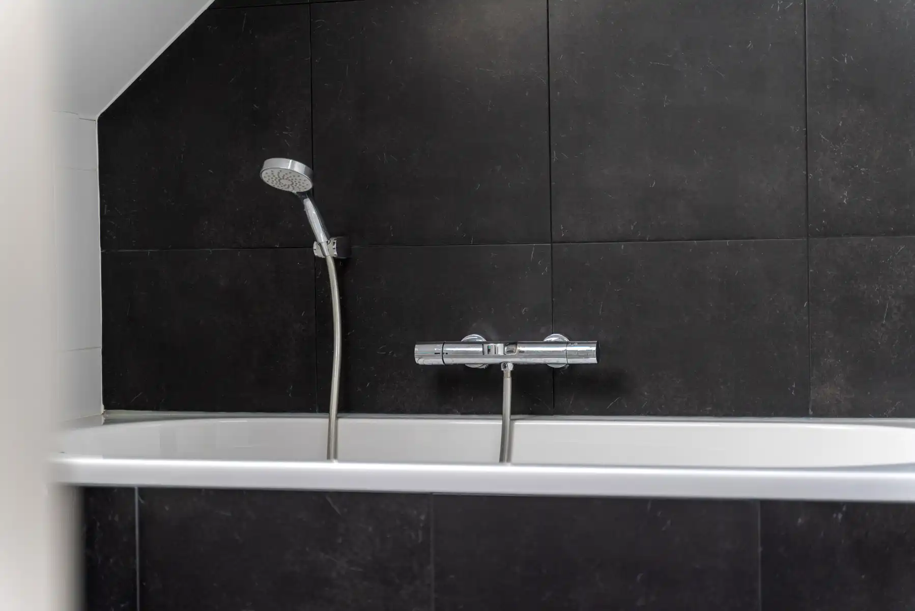 Instapklare gezinswoning met 3 slaapkamers, 2 badkamers foto 24