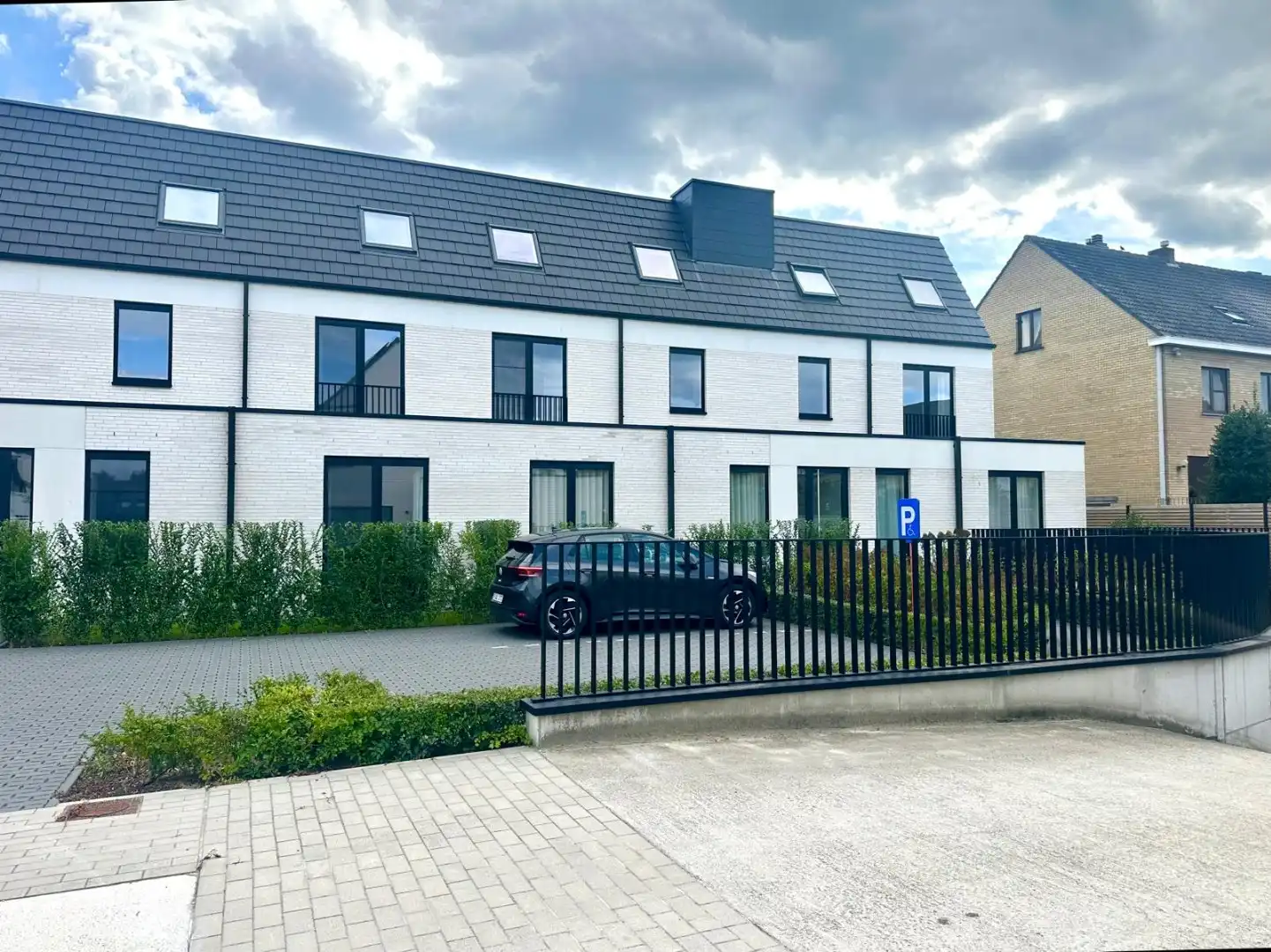 Modern appartement op gunstige ligging te Sint-Andries foto 17
