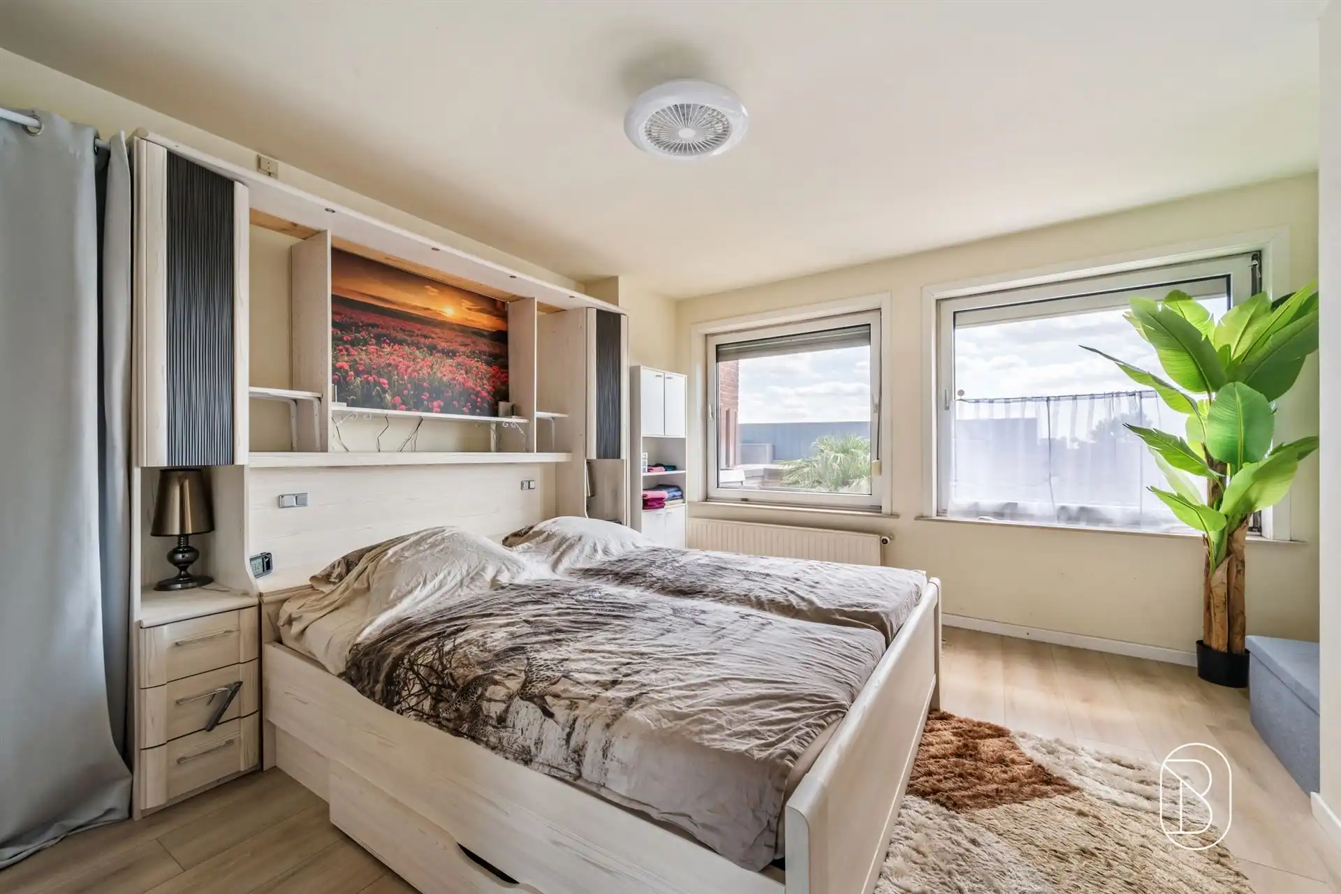 Leuk appartement met ruim terras & garage! foto 8