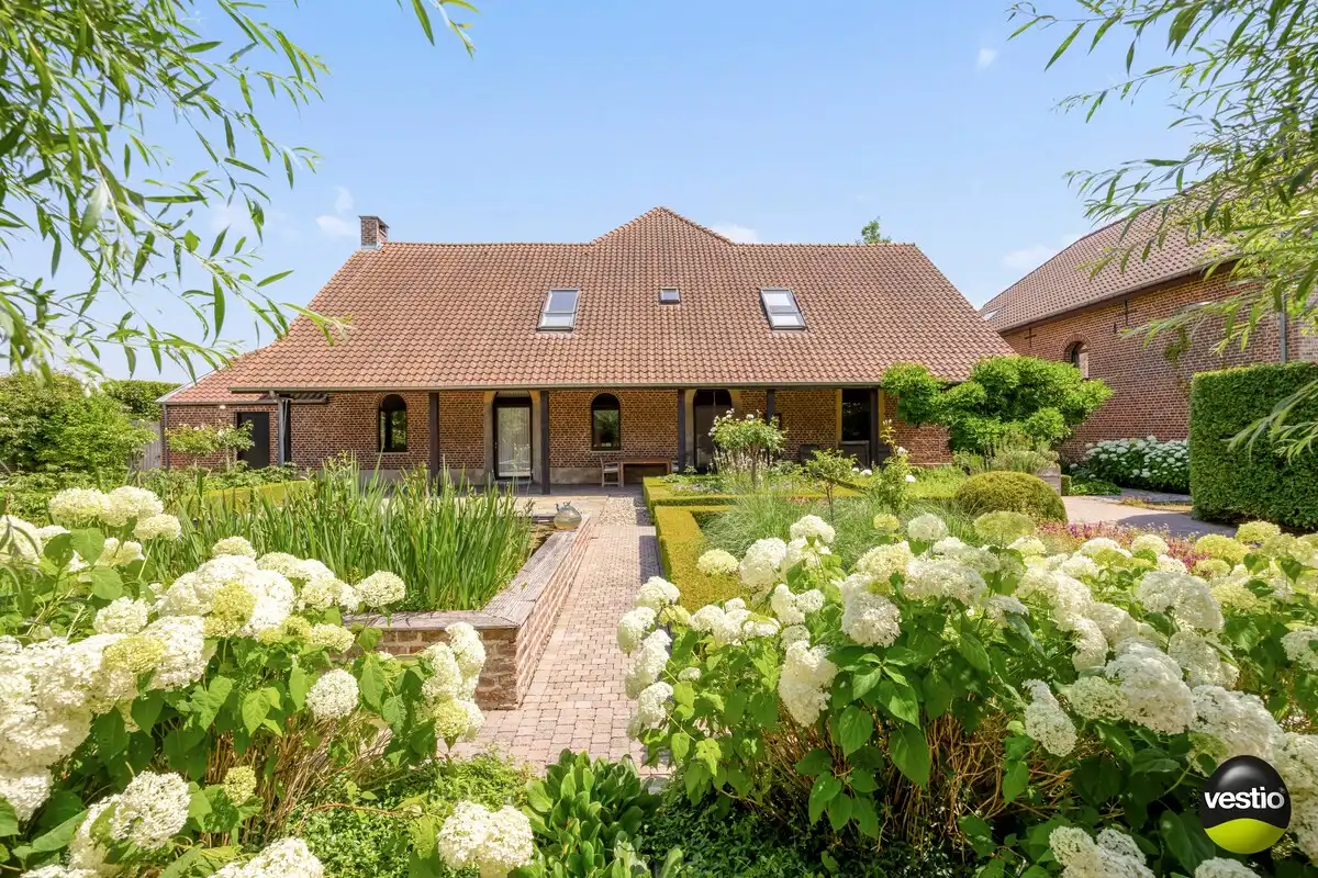 EXCLUSIEVE HOEVE MET MEERDERE WOONGEDEELTES, ATELIER, STALLING en AANPALENDE WEIDE OP CA. 1,6 HECTARE NABIJ DOMEIN NIEUWENHOVEN. foto 60