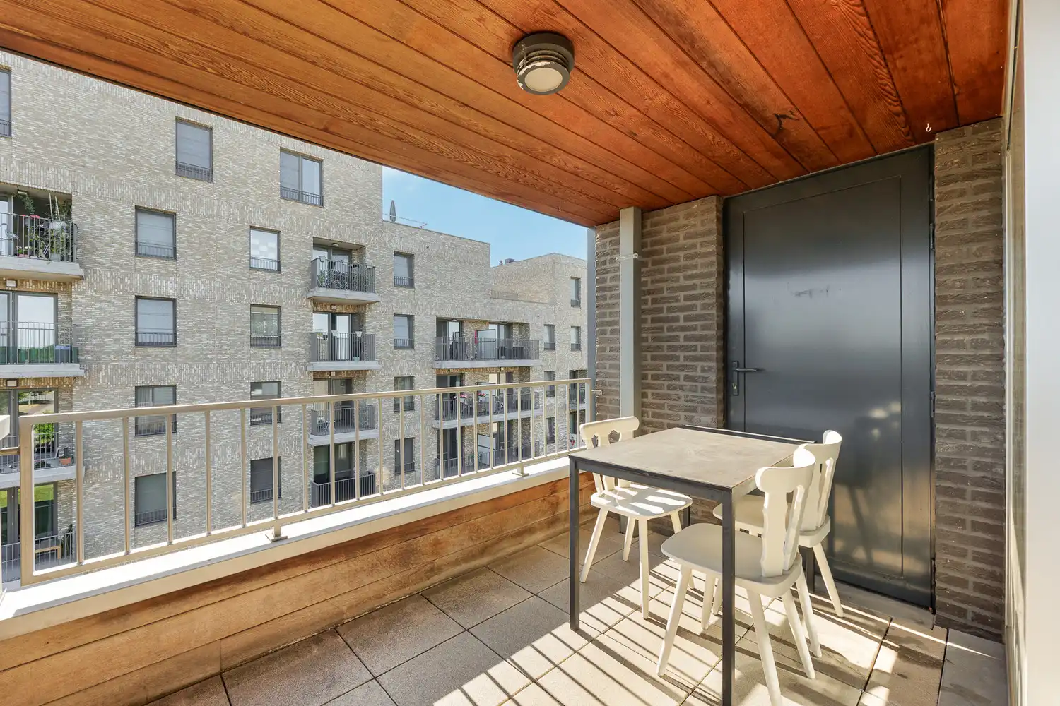 Ruim en lichtrijk 3-slaapkamerappartement (EPC B!) met 2 terrassen met optionele autostaanplaats te Wilrijk foto 9