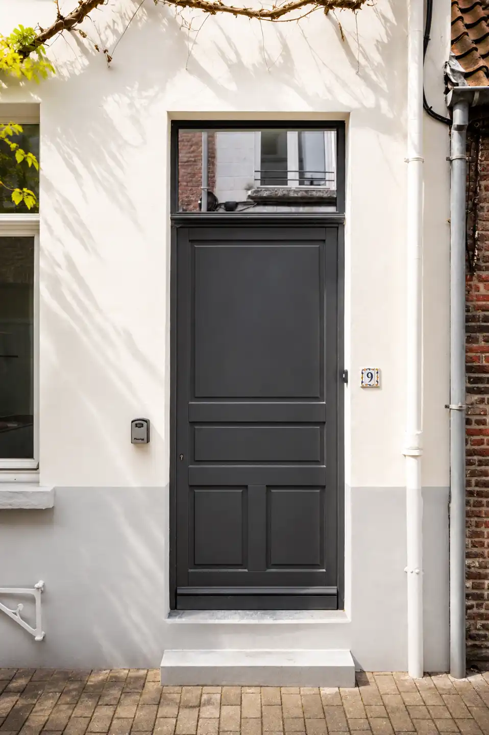 Gerenoveerde woning met 3 slaapkamers en 2 badkamers te Gent foto 2