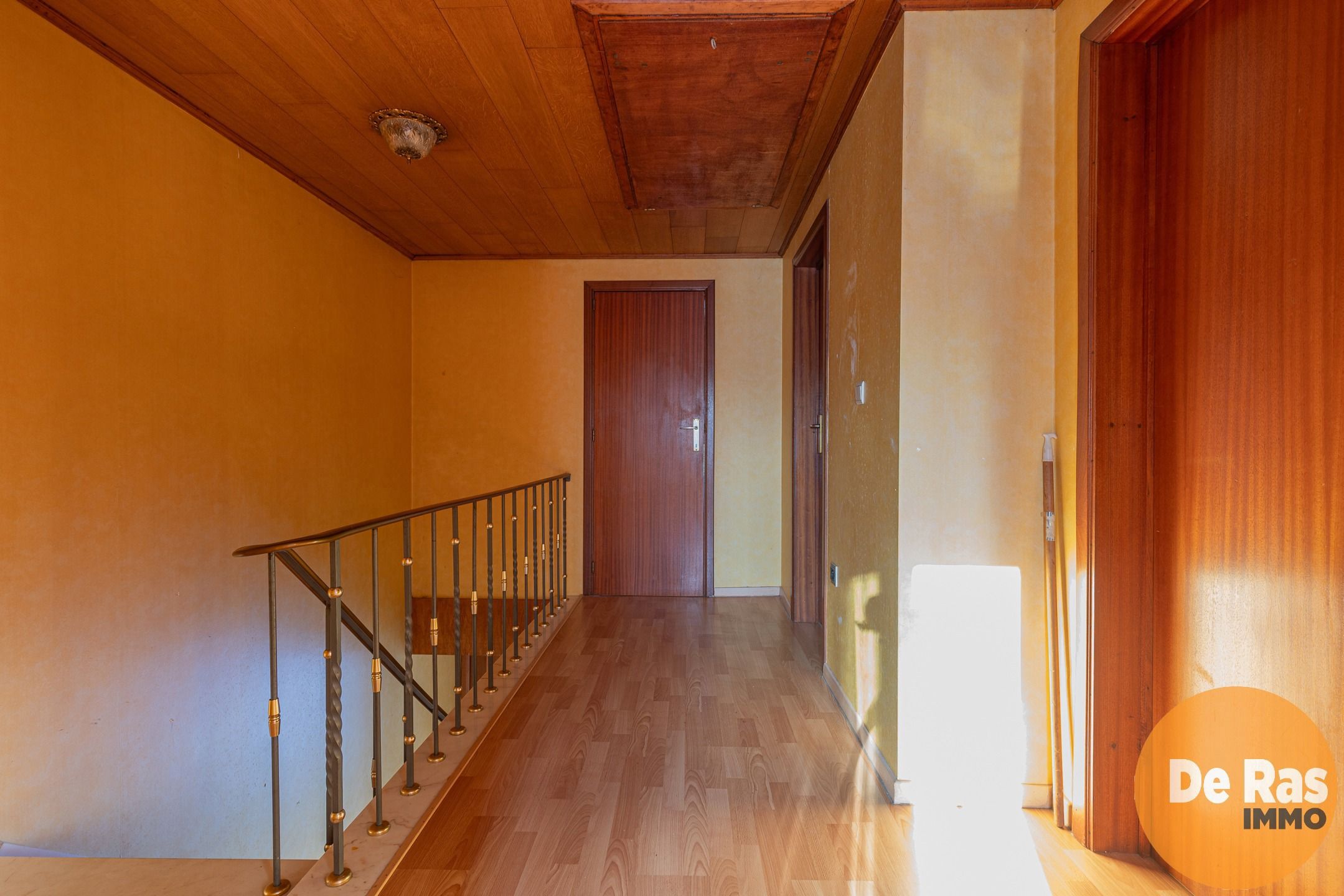 LEDE - Halfopen bebouwing met sterke basis en potentieel foto 9