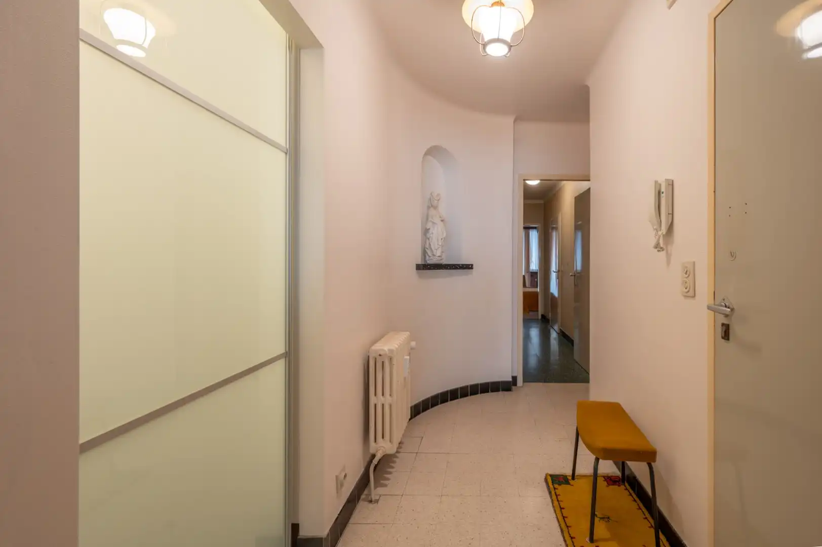 Te renoveren appartement met 3 slaapkamers op uitzonderlijke ligging vlakbij het Casino. foto 14