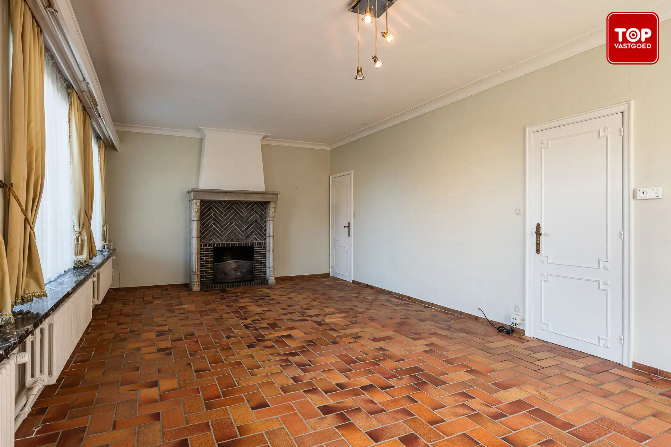 Ruime woning met uitzonderlijk potentieel op rustig gelegen perceel foto 6