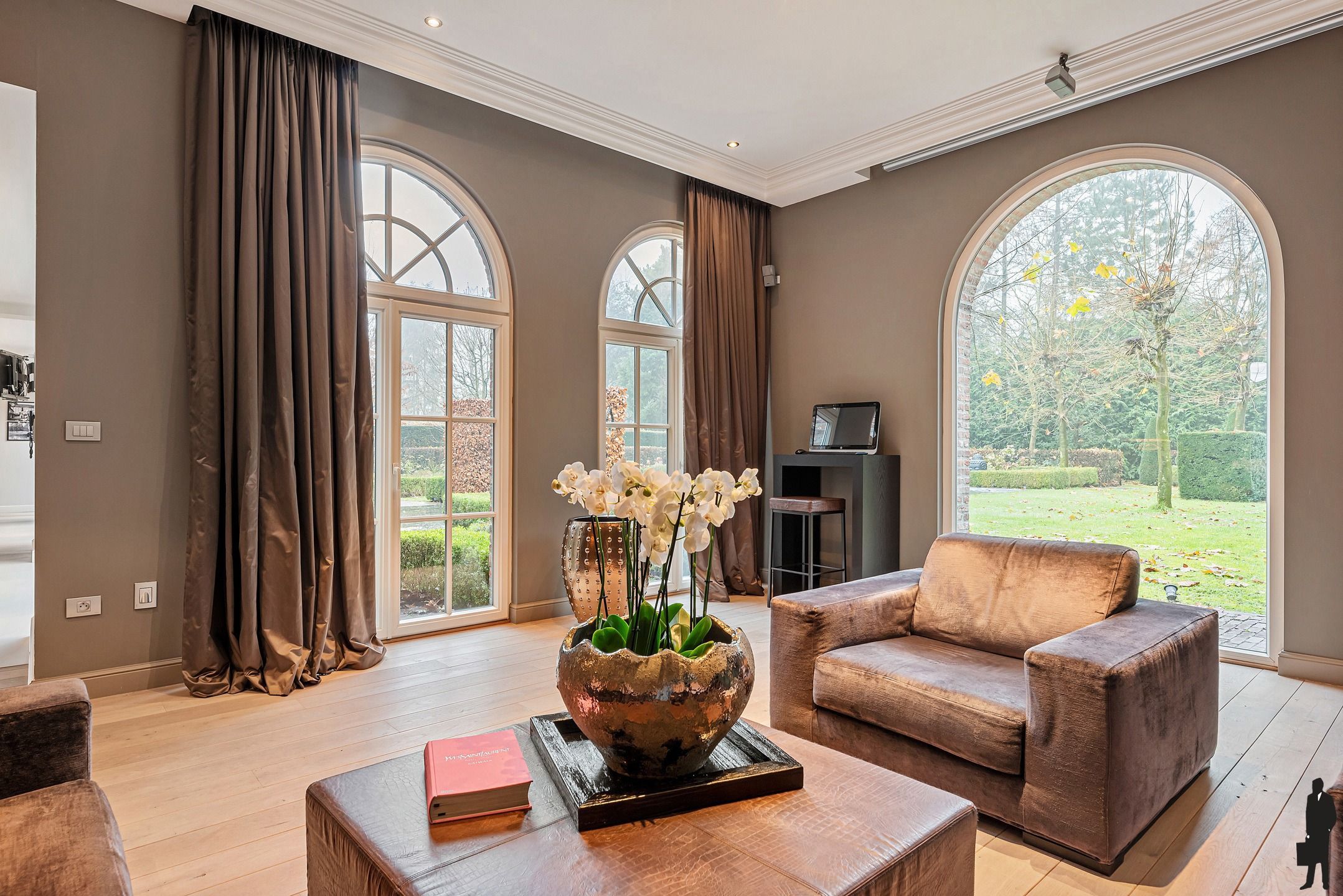 Villa van 600 m² met o.a. 4 slpk. en 3 badk.  foto 10