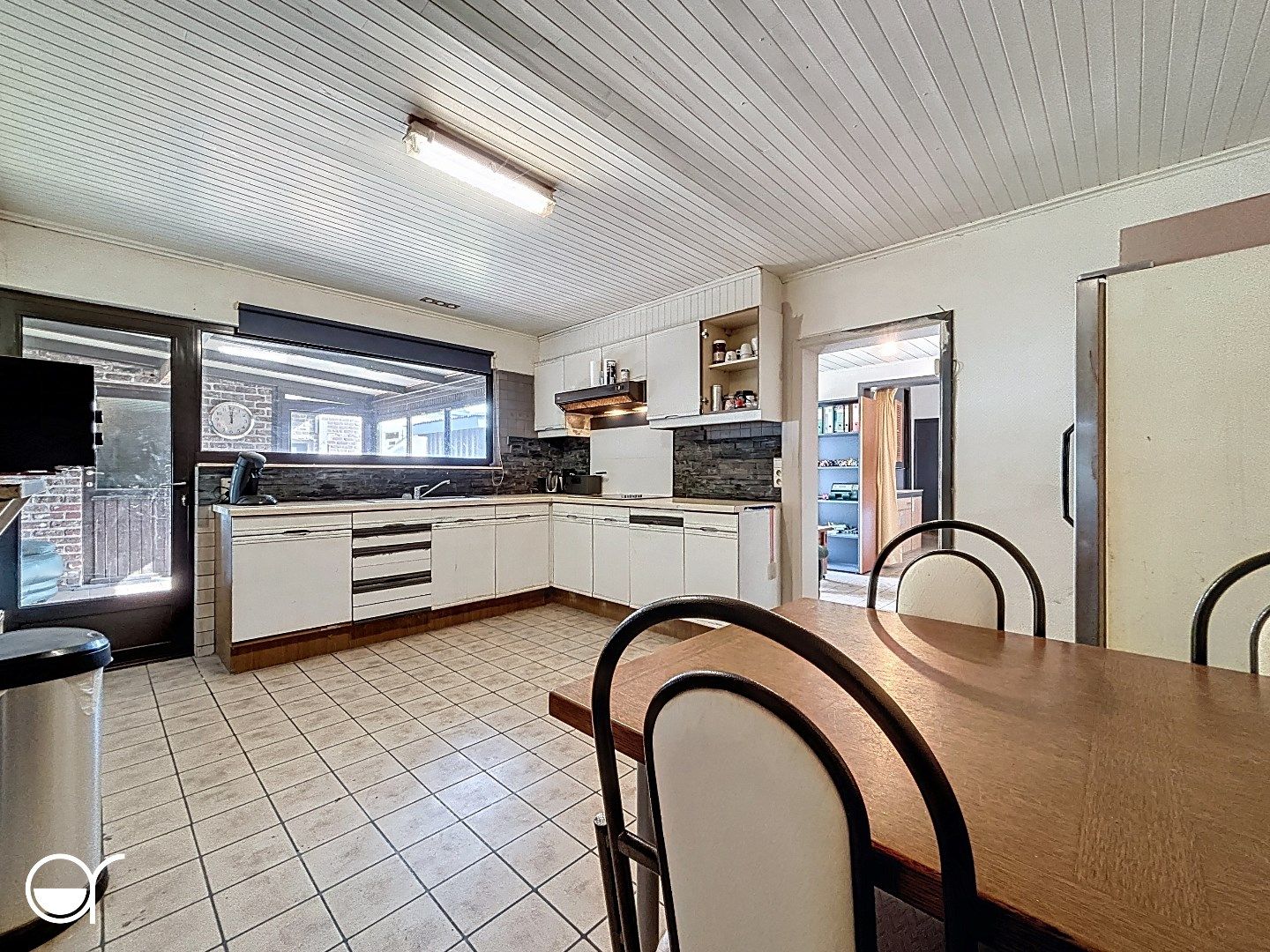 Te renoveren woning met uitzicht op de velden foto 7