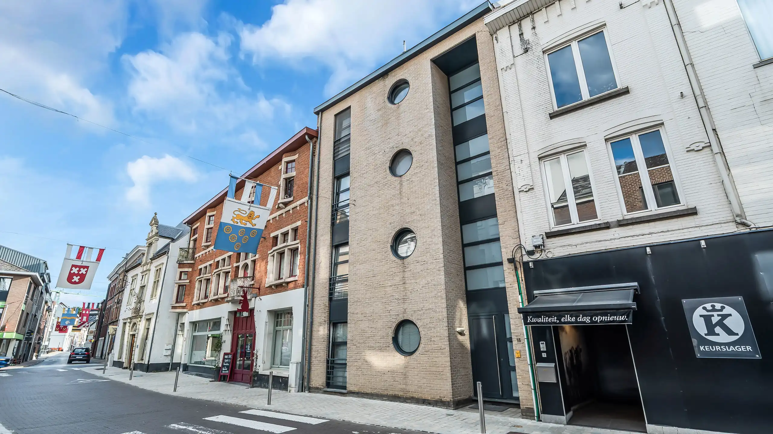 Appartement te koop foto {{pictureIndex}}