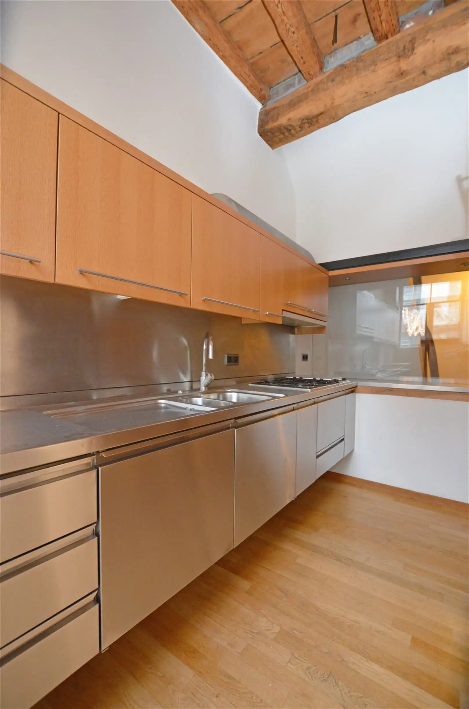 Uniek neoclassicistisch herenhuis met handelspand & duplexwoning foto 10