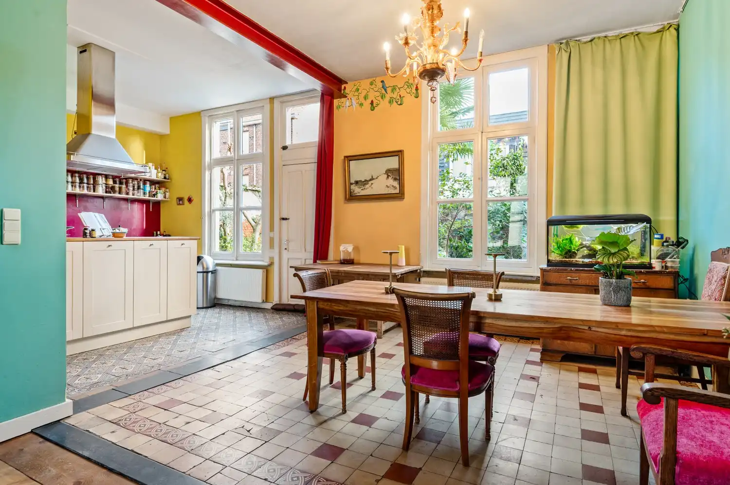 Unieke gezinswoning met 5 slaapkamers en tuin in Borgerhout! foto 2