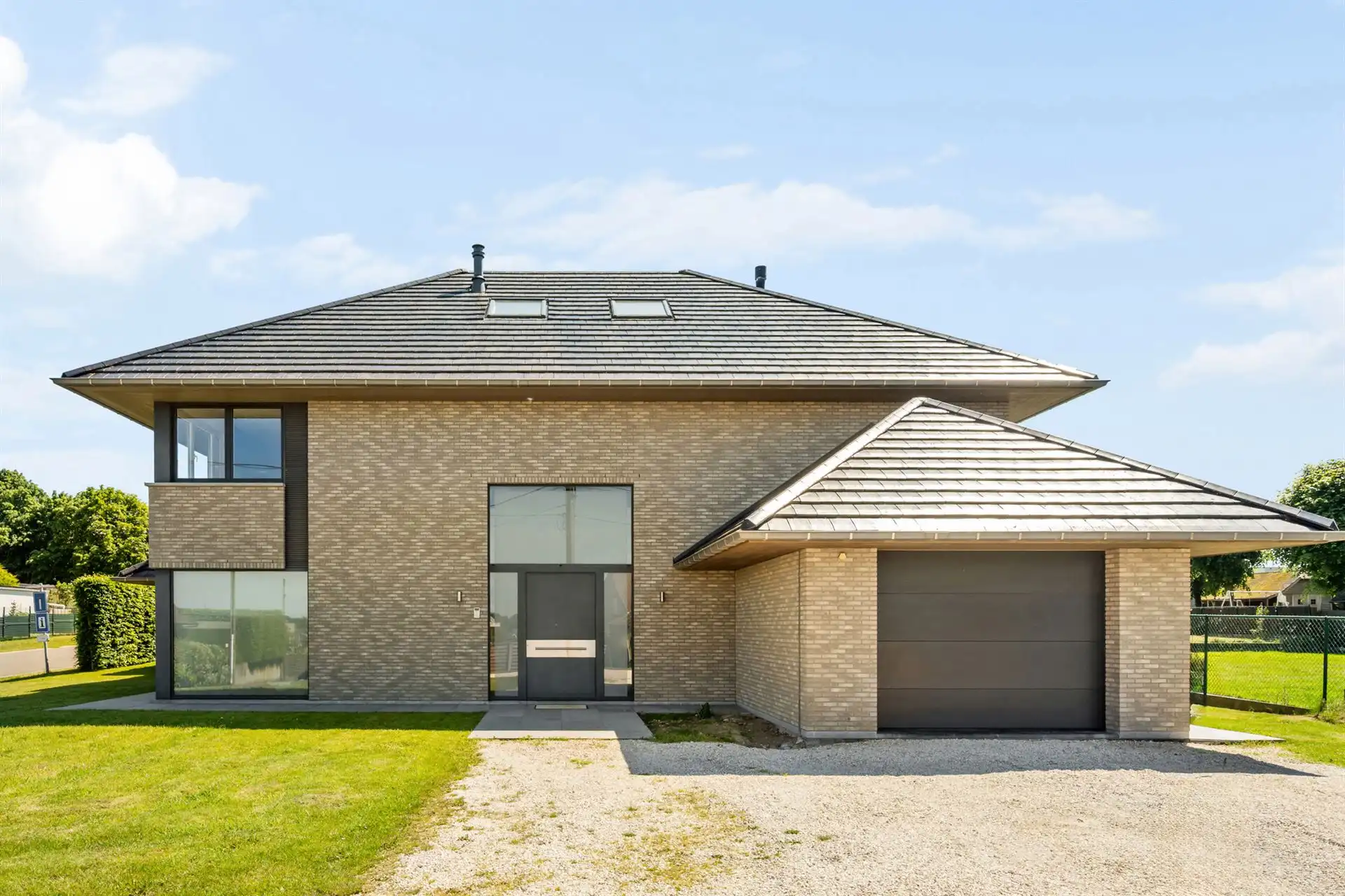 Grote energiezuinige villa met zwemvijver en mooie tuin foto 22