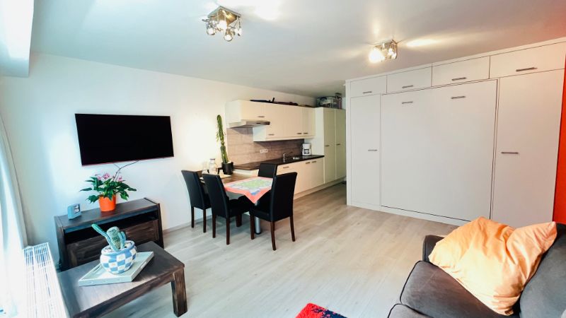 Ruime studio met zijdelings zeezicht! foto {{pictureIndex}}