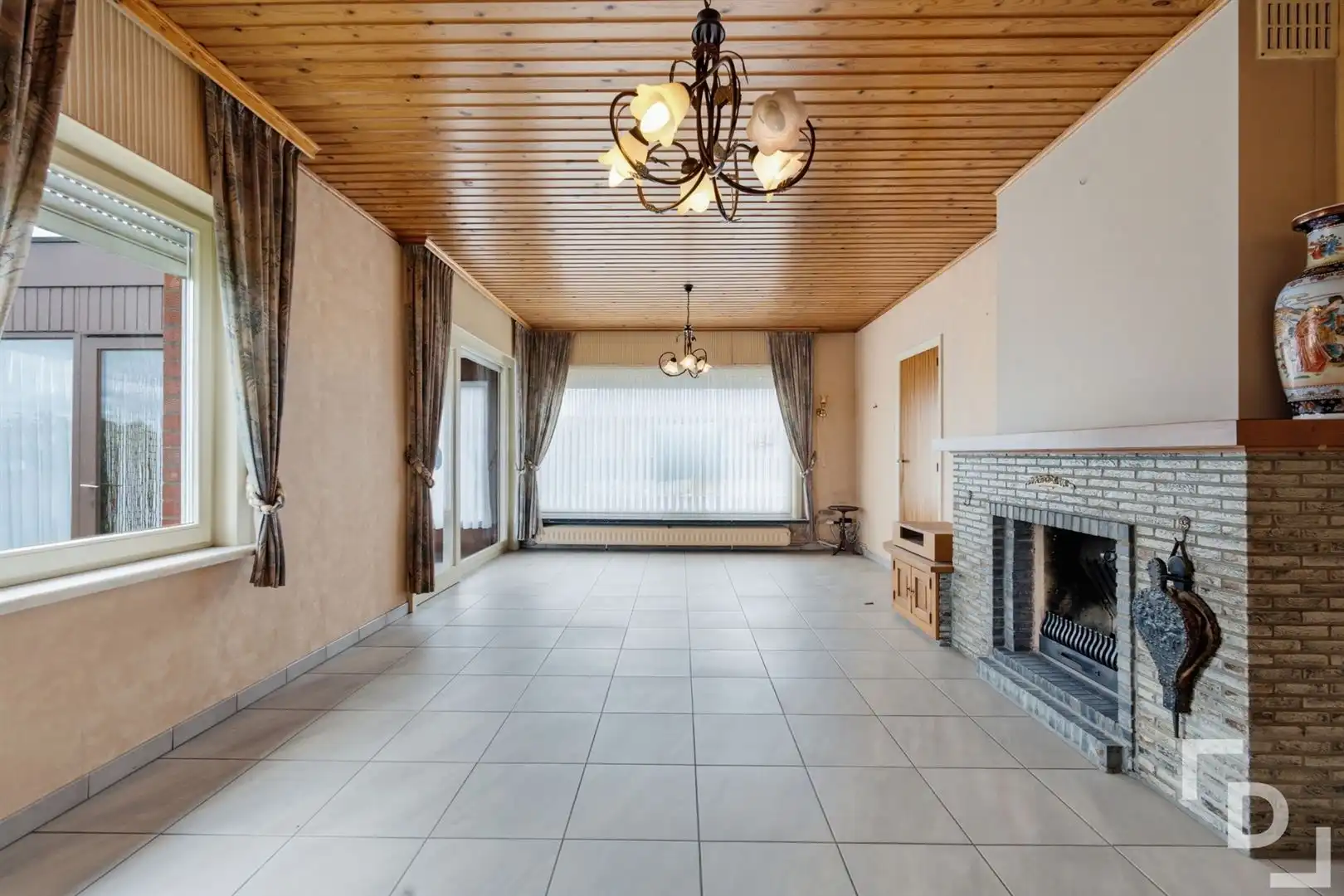Alleenstaande woning met 5 slaapkamers. foto 4