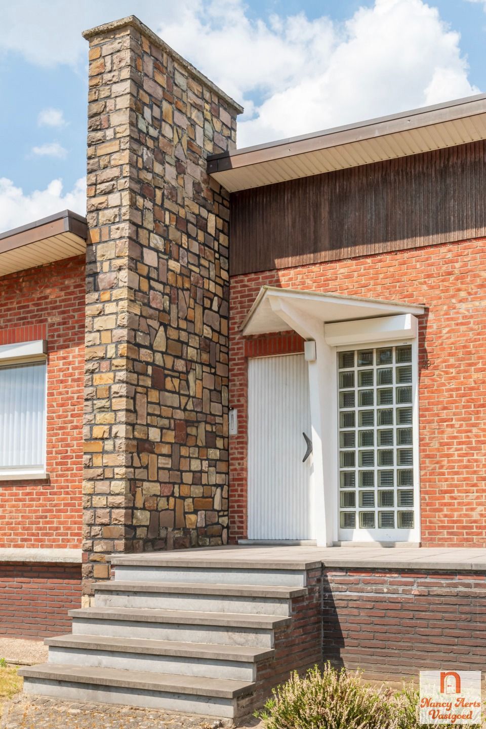 Vrijstaande, goed onderhouden woning op 20 are grond foto 33
