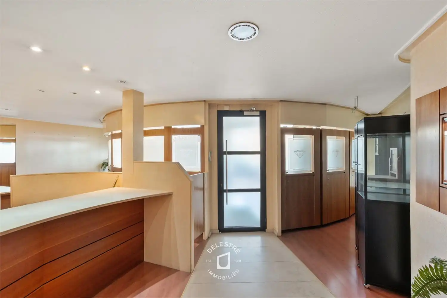 SOLIDE (HANDELS)WONING MET GARAGE BRUSSELBAAN foto 11