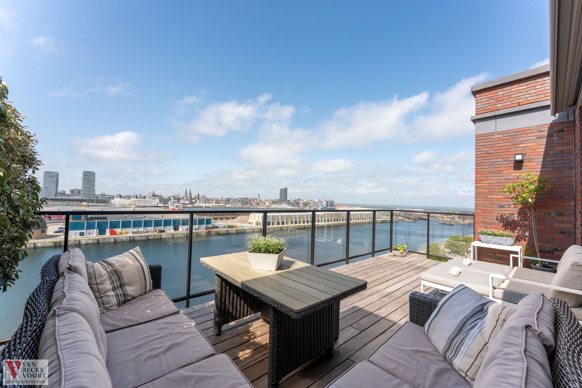 Exclusief appartement aan de Oosteroever foto {{pictureIndex}}