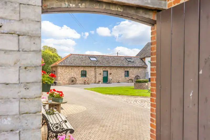 Gezellig huisje gelegen in het groen foto 23