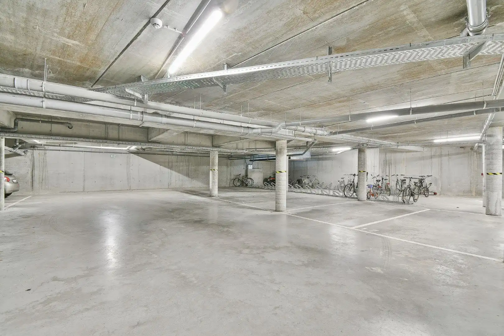 Ondergrondse parkeerplaatsen te koop in het centrum van Gistel foto {{pictureIndex}}