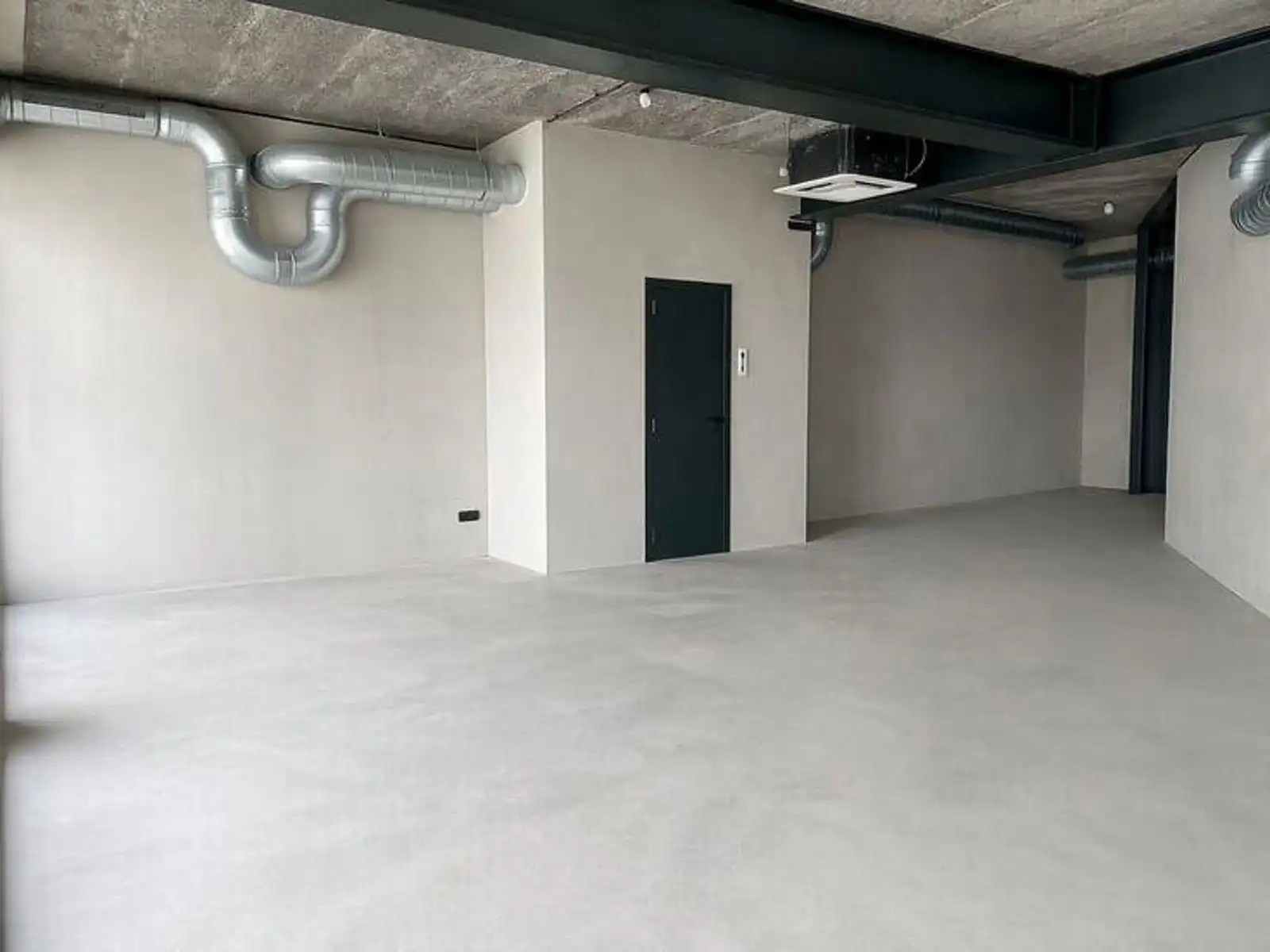 Horecapand met overdekt terras en privatieve tuin foto 3