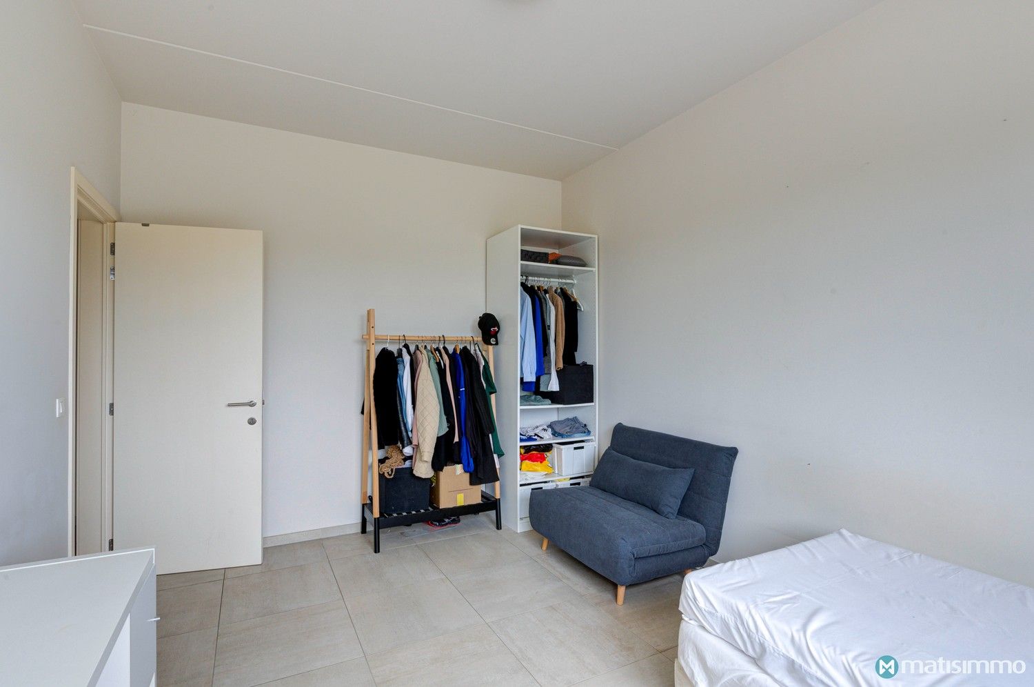 INSTAPKLAAR APPARTEMENT MET TWEE SLAAPKAMERS, 2 TERRASSEN EN PARKING TE BILZEN foto 17