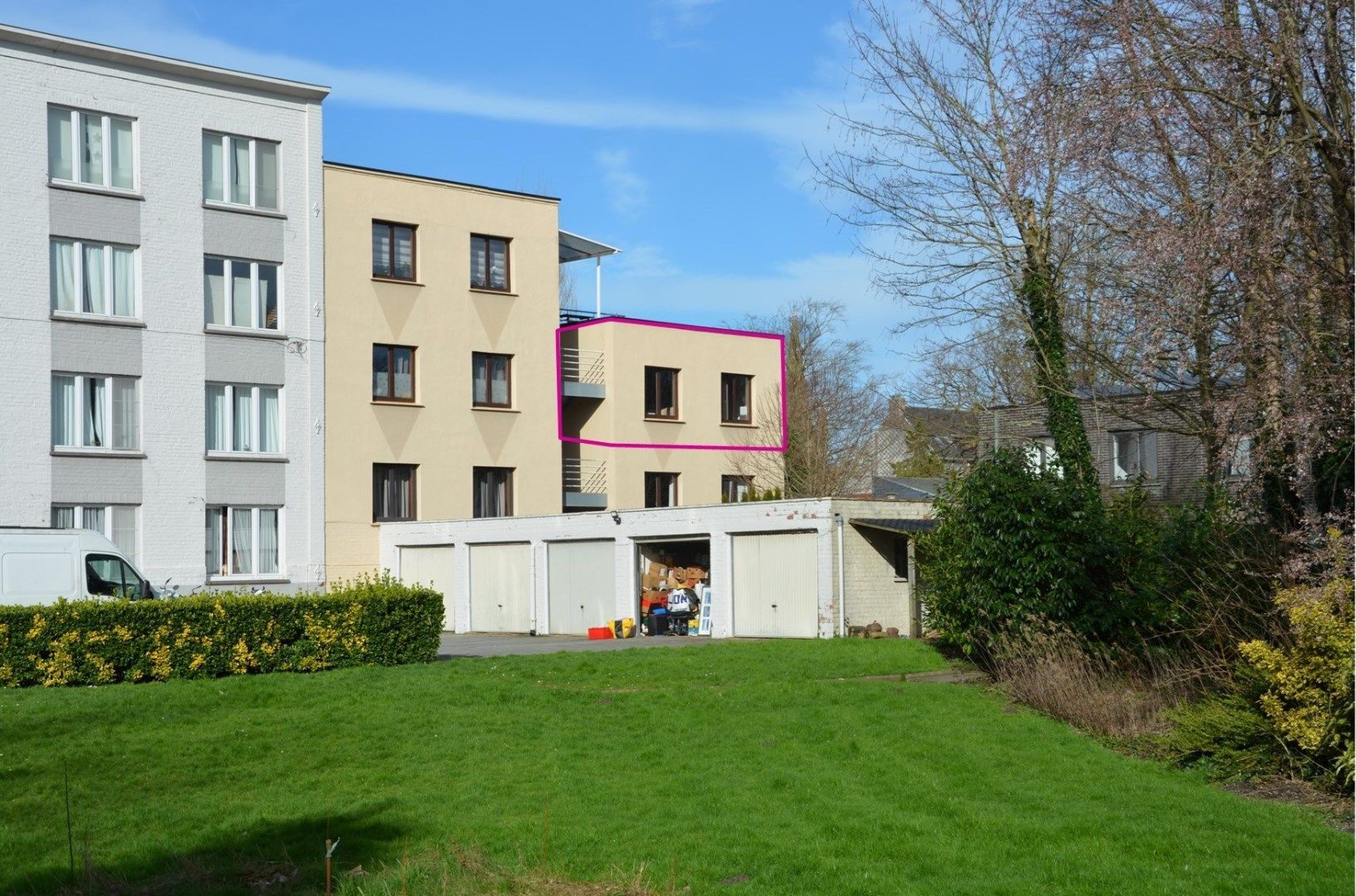Hoofdfoto van de publicatie: Lichtrijk startersappartement of de ideale investering!
