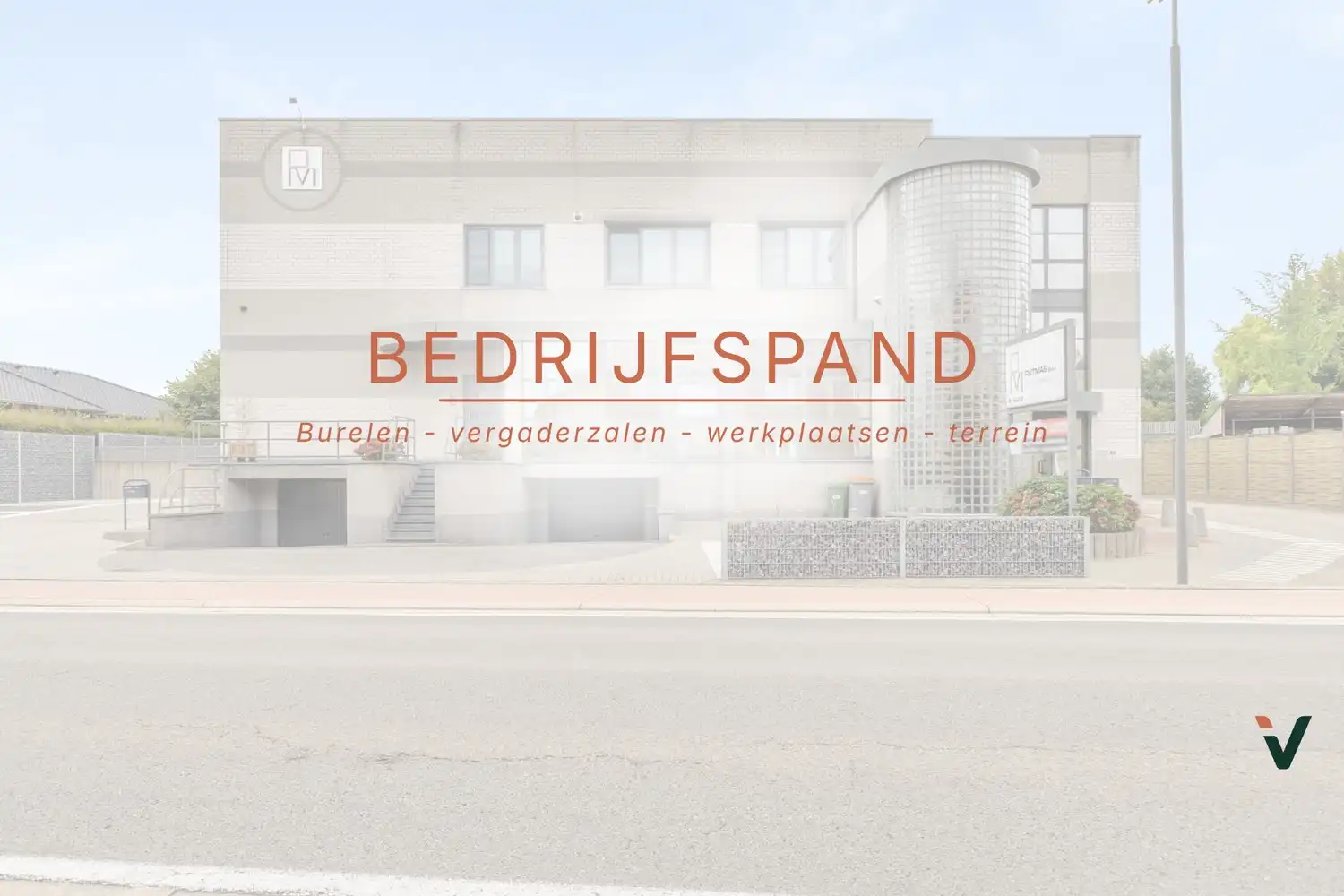 Unieke vastgoedopportuniteit! Ruim bedrijfscomplex met 2 appartementen en exclusief penthouse op 46a 55ca! foto 2