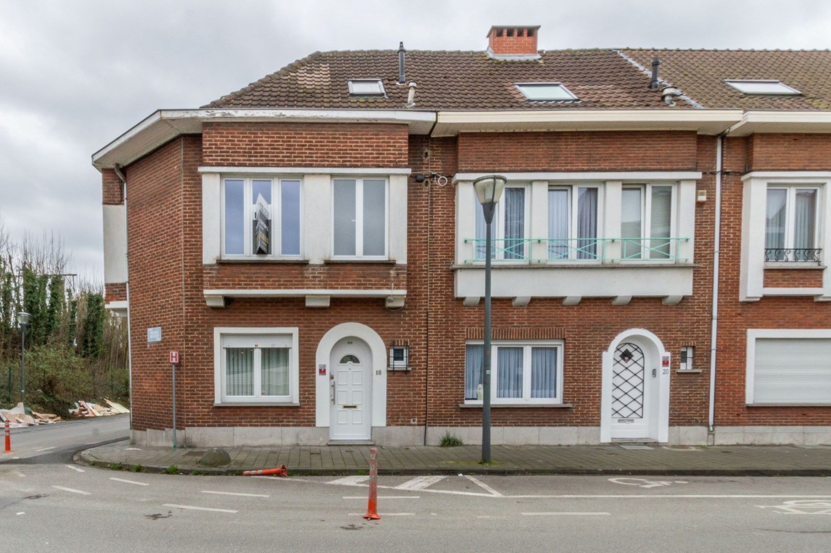 Een welgelegen, ruime en recent volledig gerenoveerde (2020) woning foto 15