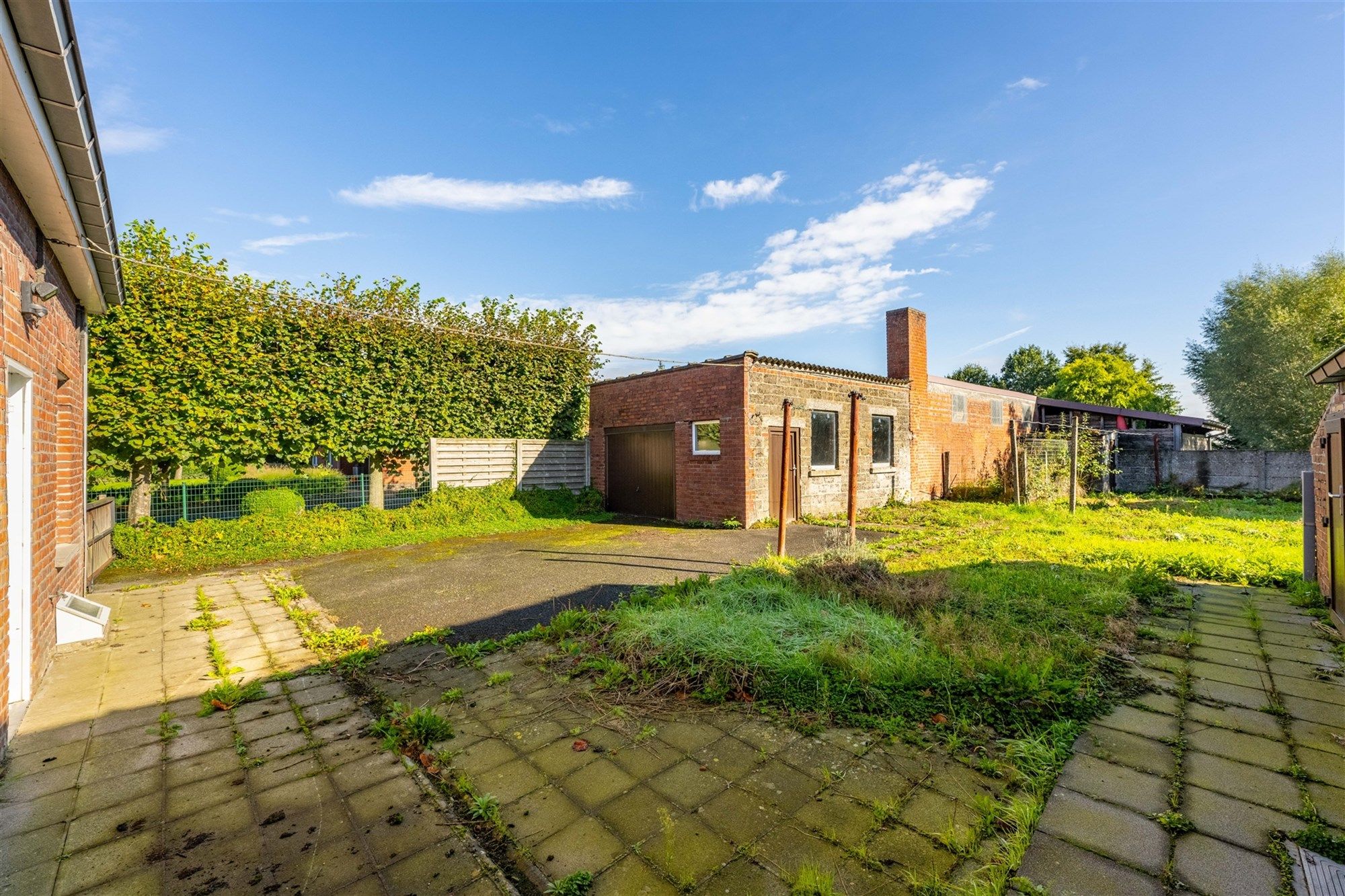 Vrijstaande woning met garage en tuin foto 14