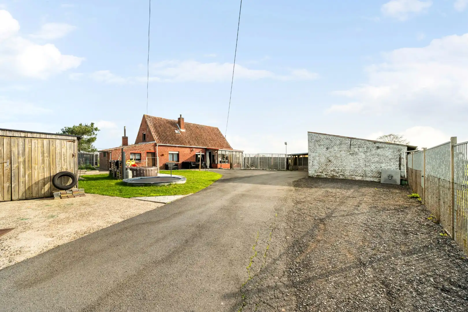 Open woning met 3 slaapkamers, dubbele garage en prachtig landelijk zicht in Wingene foto 14