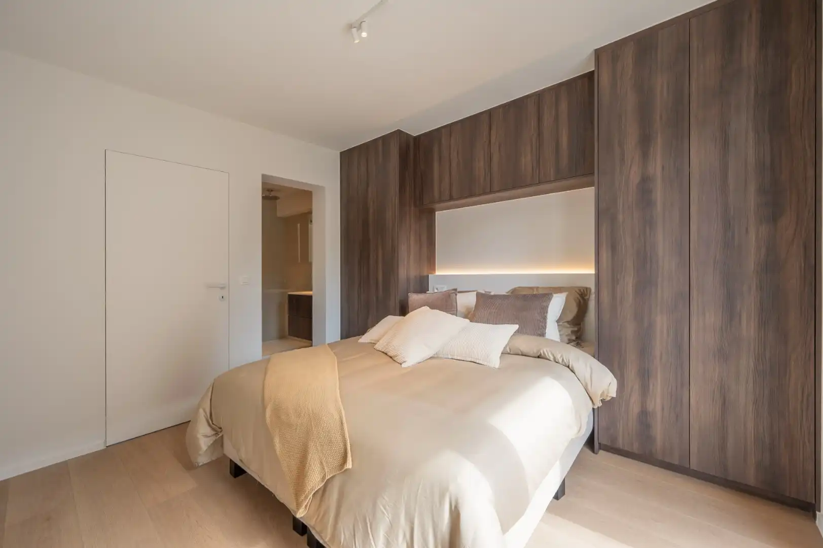 Exclusief appartement op de Zeedijk met adembenemend frontaal zeezicht foto 12
