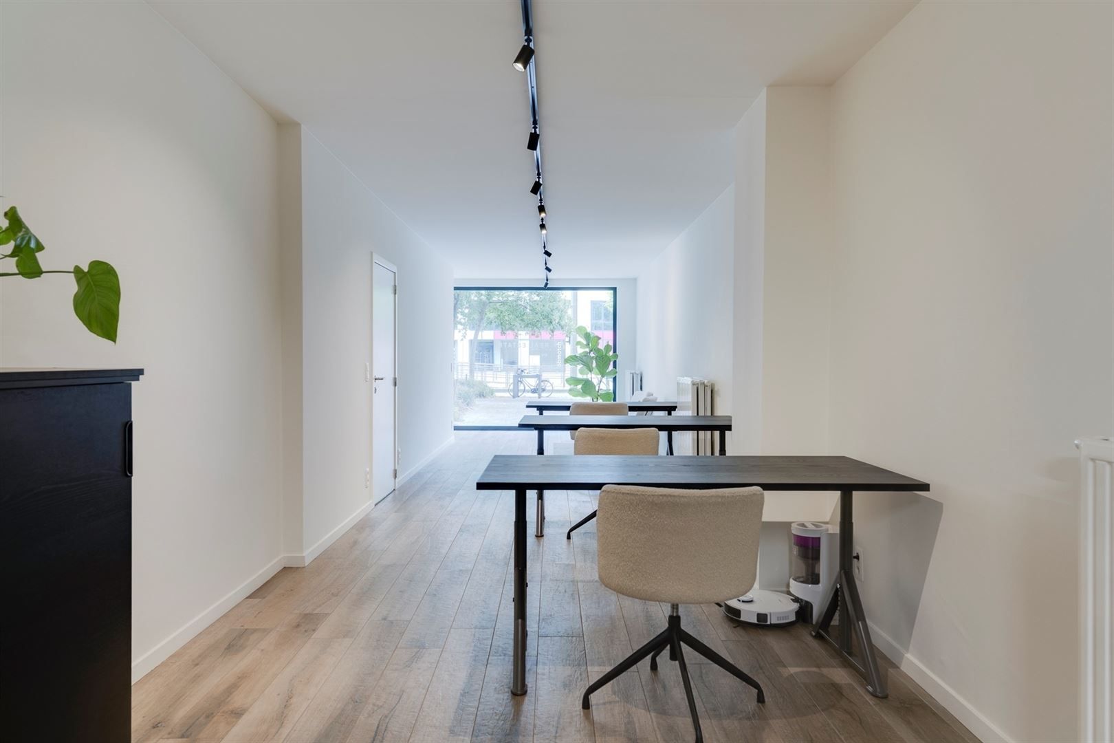 Ruimte voor kantoor/vrije beroepen/dienstverlening op het bruisende Eilandje foto {{pictureIndex}}