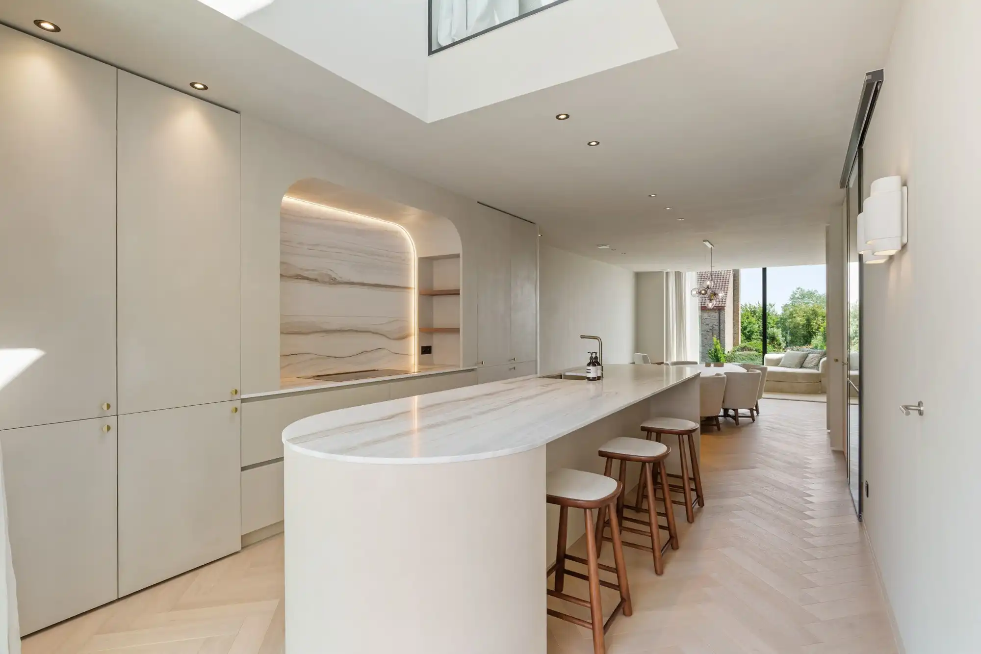 Moderne nieuwbouwwoning met 4 slaapkamers, 4 badkamers en prachtige tuin foto 6