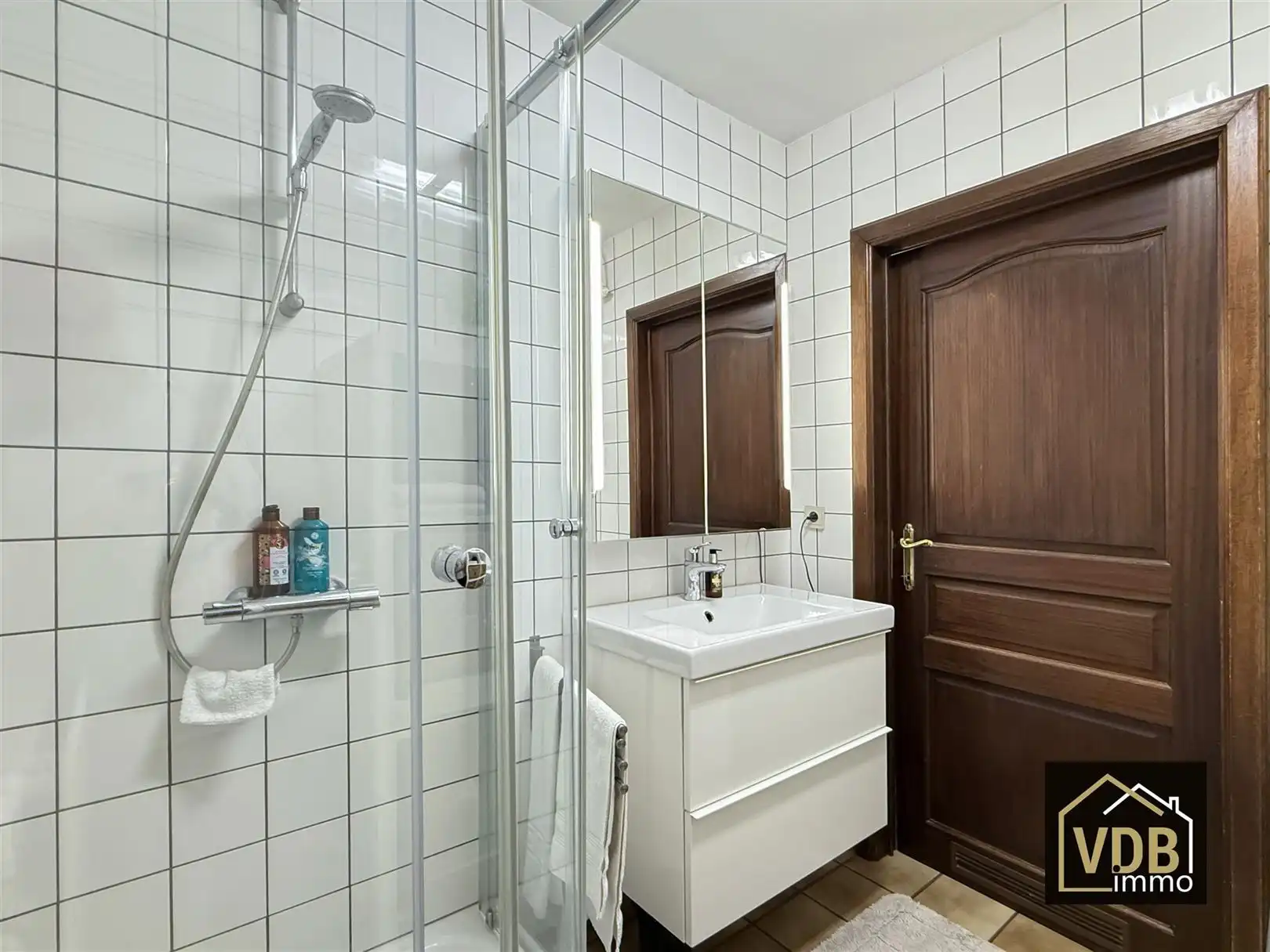 Instapklare halfopen bebouwing met 3 slaapkamers foto 48