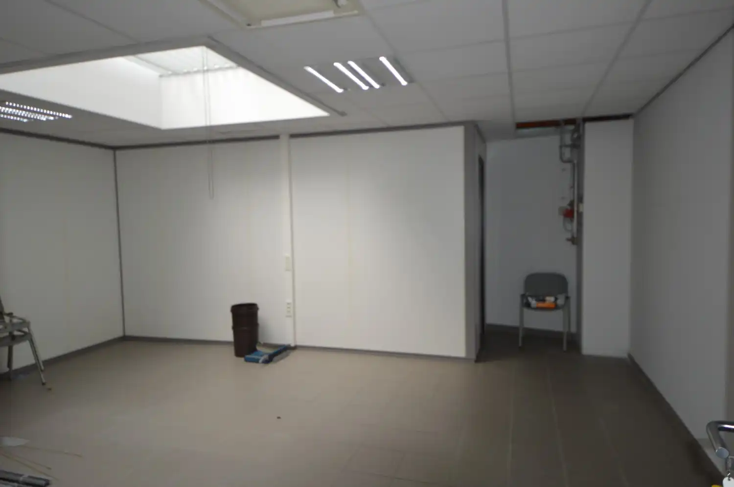 Instapklare burelen te huur in Aalst – op wandelafstand van het station MET OPTIONEEL MAGAZIJN foto 19