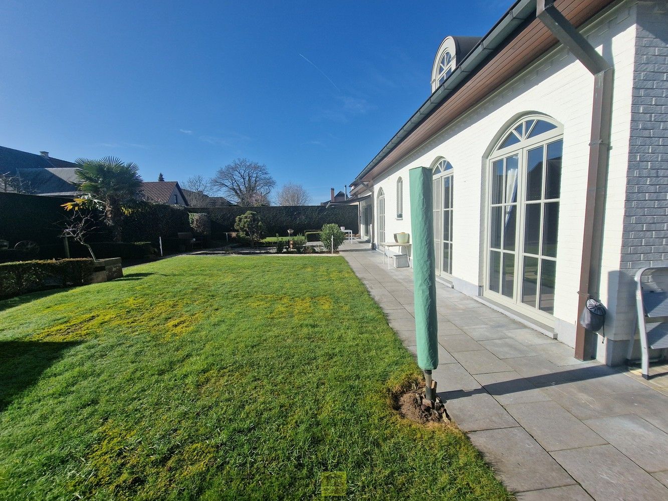 Charmante ruime villa in rustige, doodlopende straat foto 32