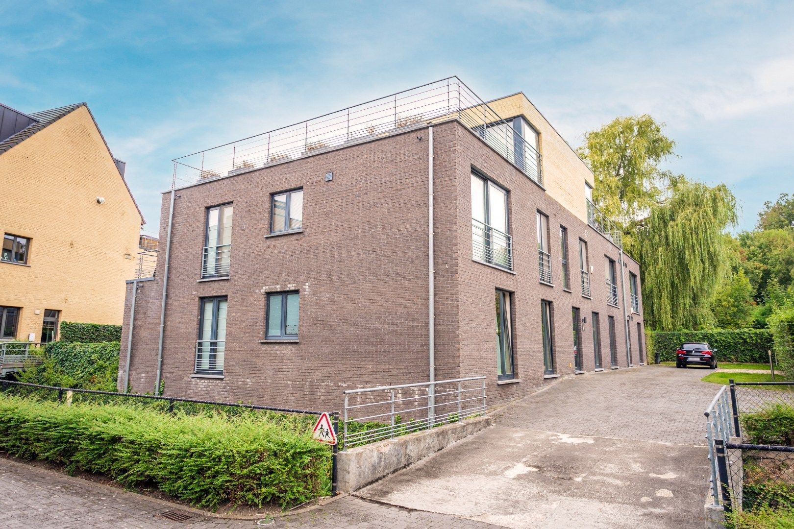 Ruim duplex appartement (131m²) met 2 terrassen, 3 slpks en 2 autostpl. foto 22