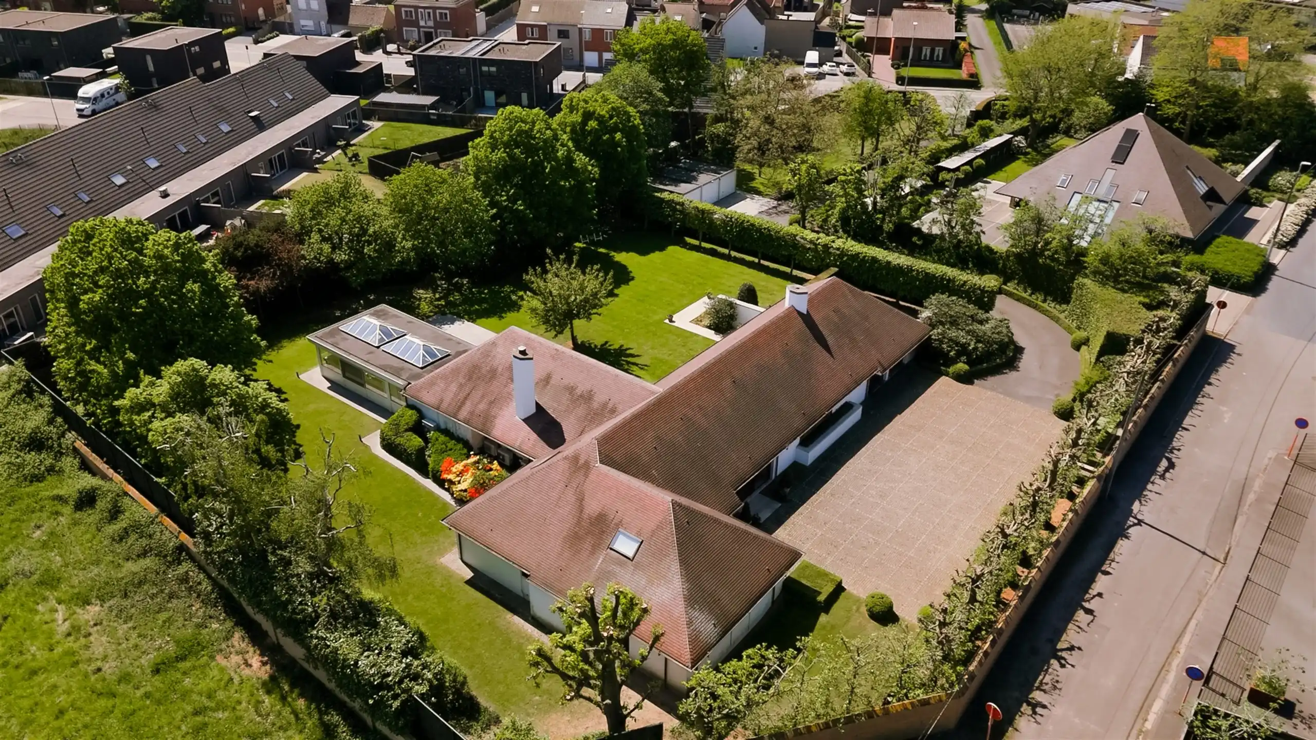 Indrukwekkend Vastgoed op 3.667 m² met dubbele garage foto 29