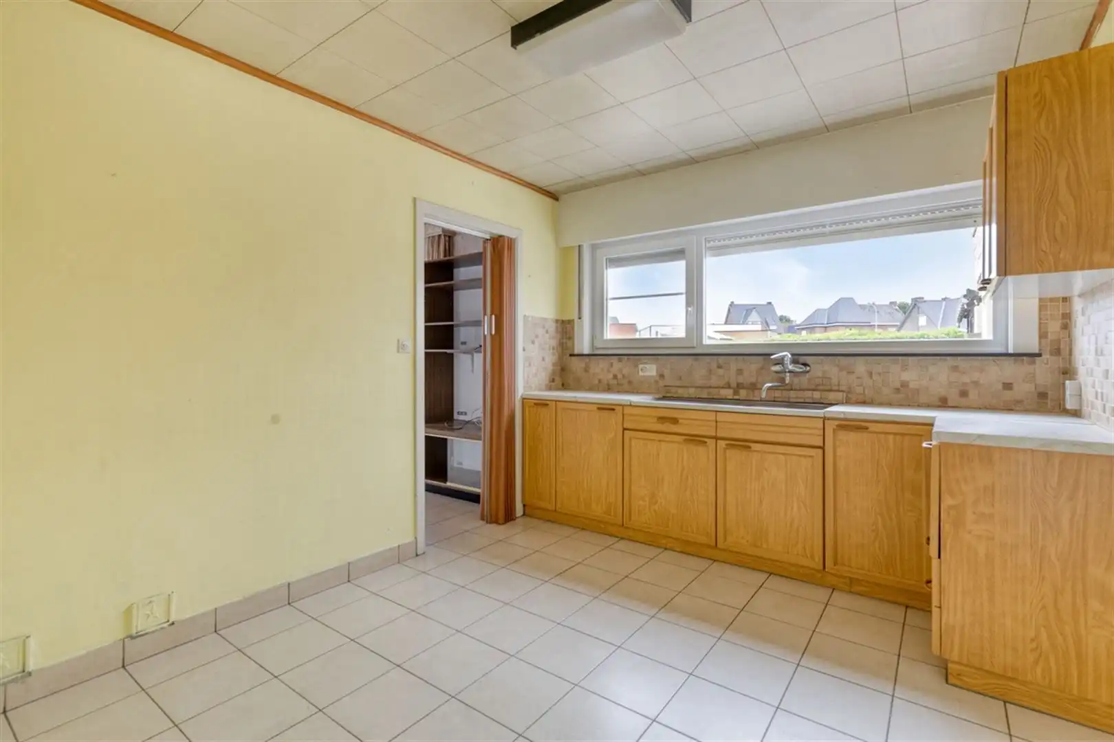 Statige te renoveren woning in deelgemeente Eine foto 7