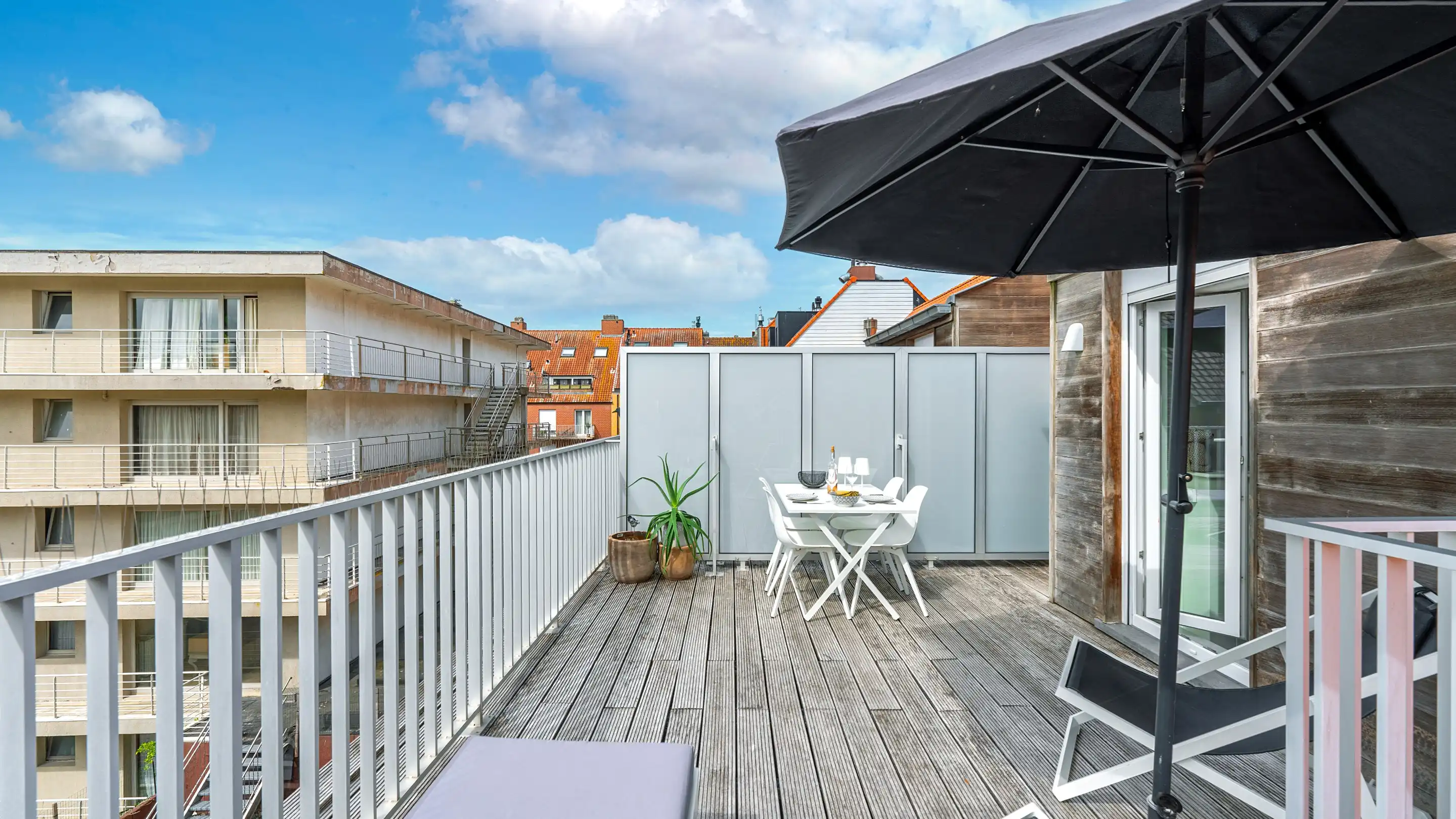 Zeer recent en mooi  duplex dakapp. in perfecte staat  met groot zuidgericht terras dichtbij de Lippenslaan. foto 20