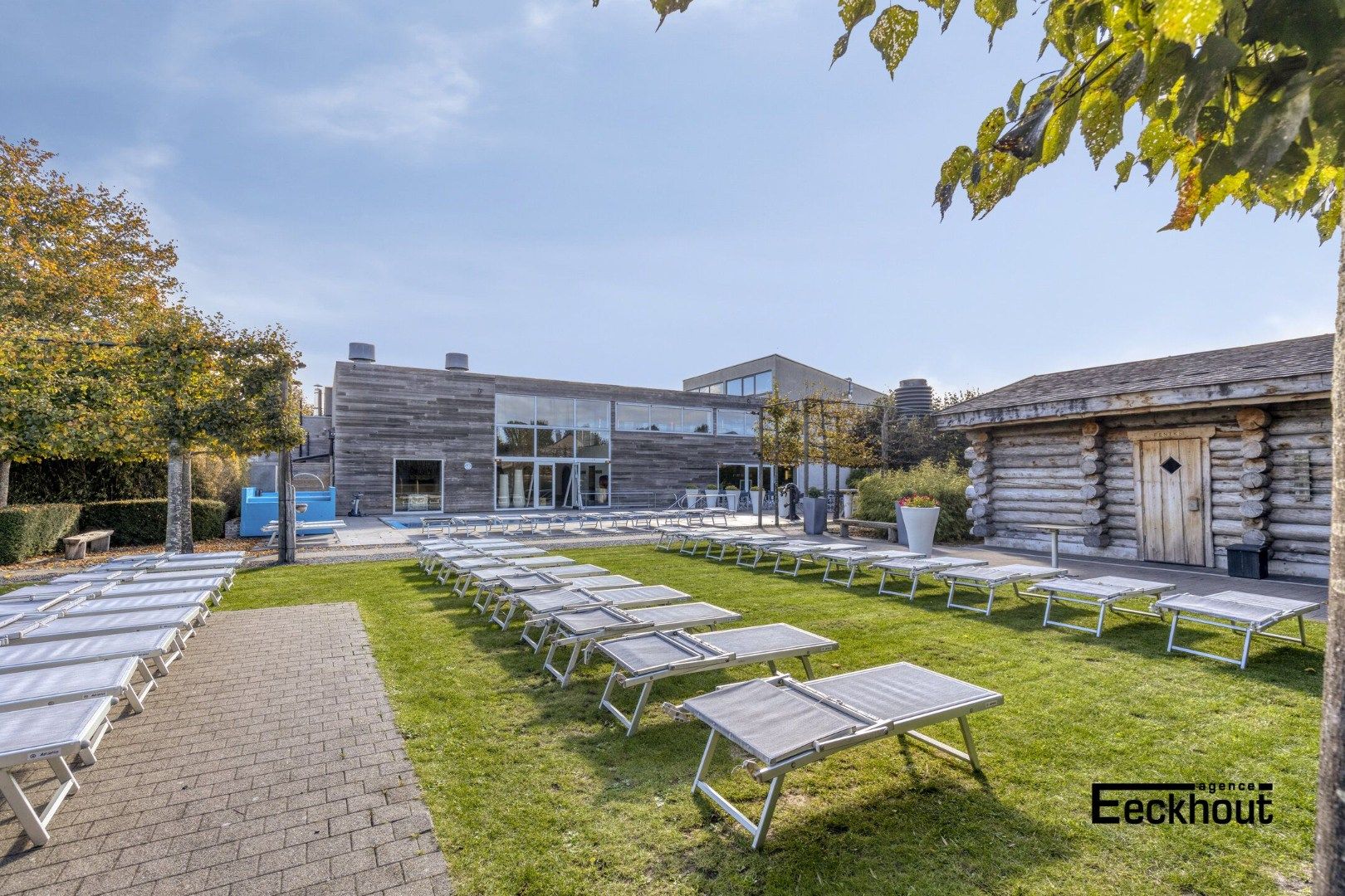 Handelscomplex op gunstige locatie foto 3