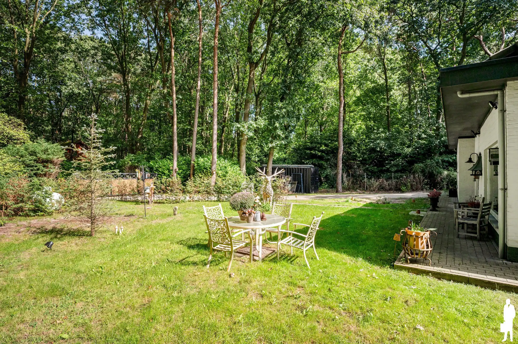 Volledig gerenoveerde gelijkvloerse woning met 2 slaapkamers en zonnige tuin in een rustige, bosrijke omgeving te Essen Wildert foto 45