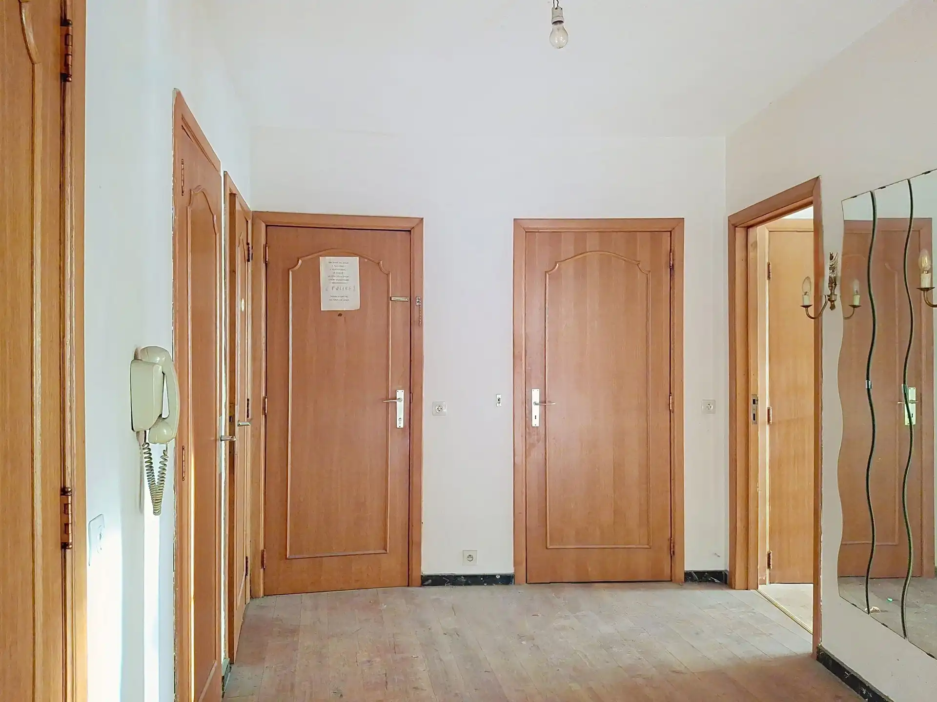 TE KOOP – 2 SLAAPKAMER APPARTEMENT MET GARAGE OP TOPLOCATIE foto 12