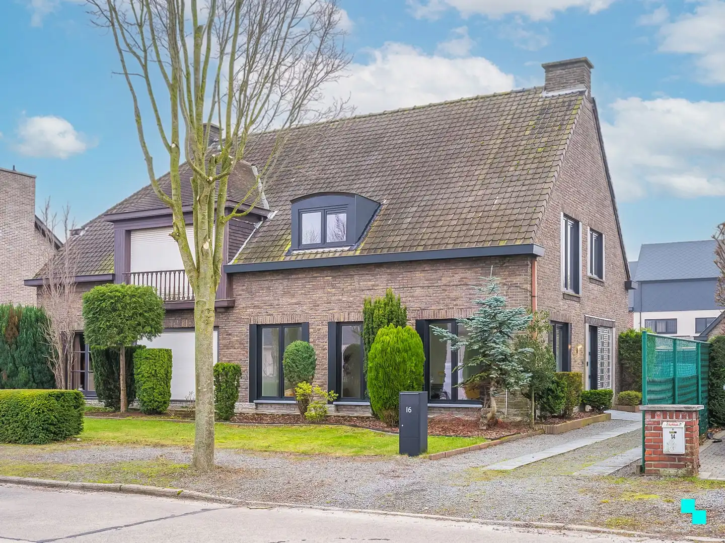 Hoogwaardig gerenoveerde woning in Melle foto {{pictureIndex}}